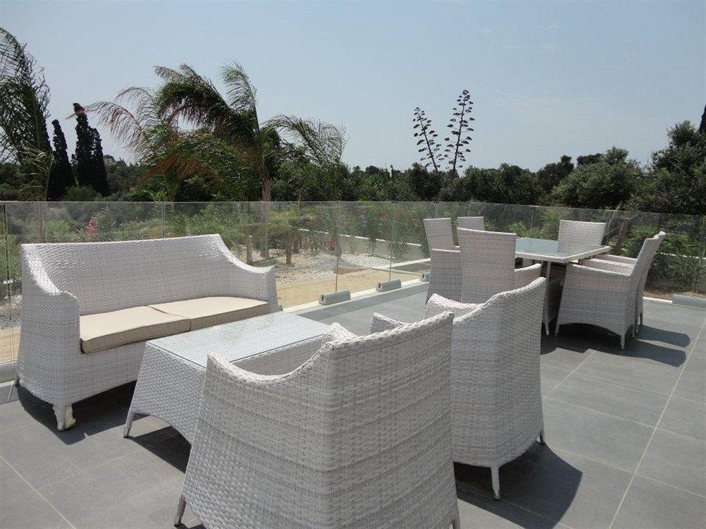 High View Gardens Aparthotel Mazotos Buitenkant foto