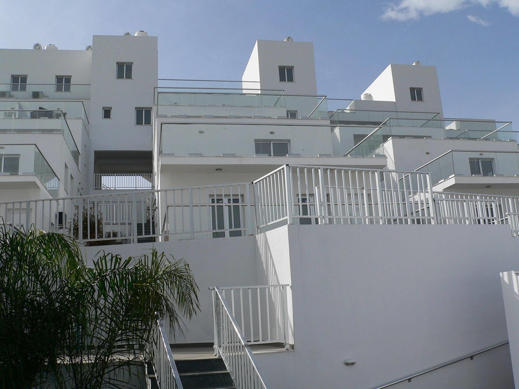 High View Gardens Aparthotel Mazotos Buitenkant foto